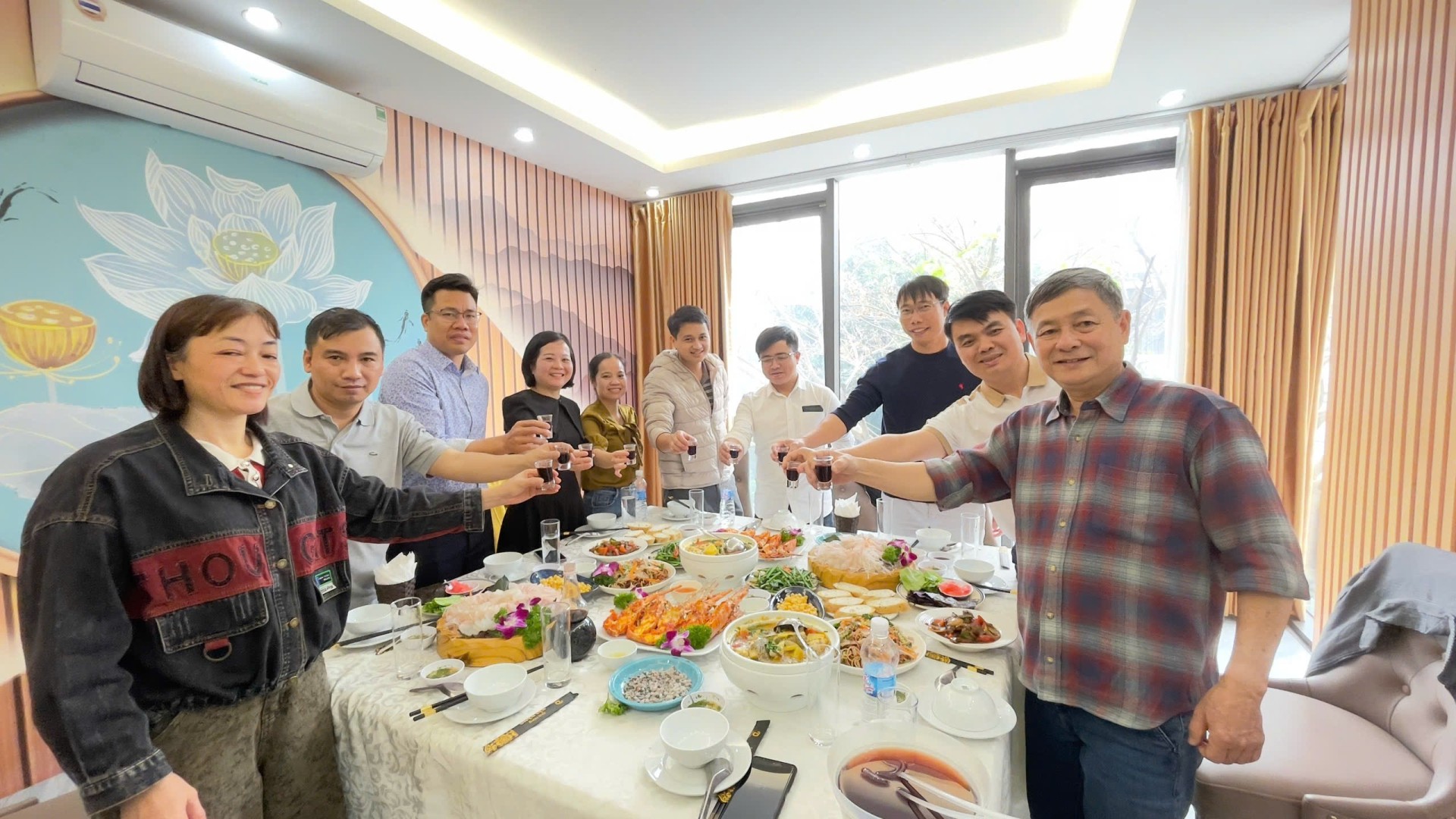 Trao giải cho các cán bộ nhân viên xuất sắc năm 2025